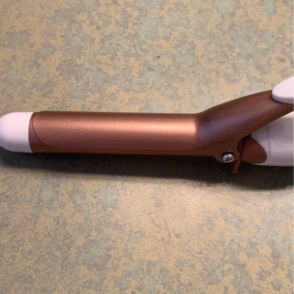 Conair rose gold 1 Inch curling iron - Picture 2 of 2